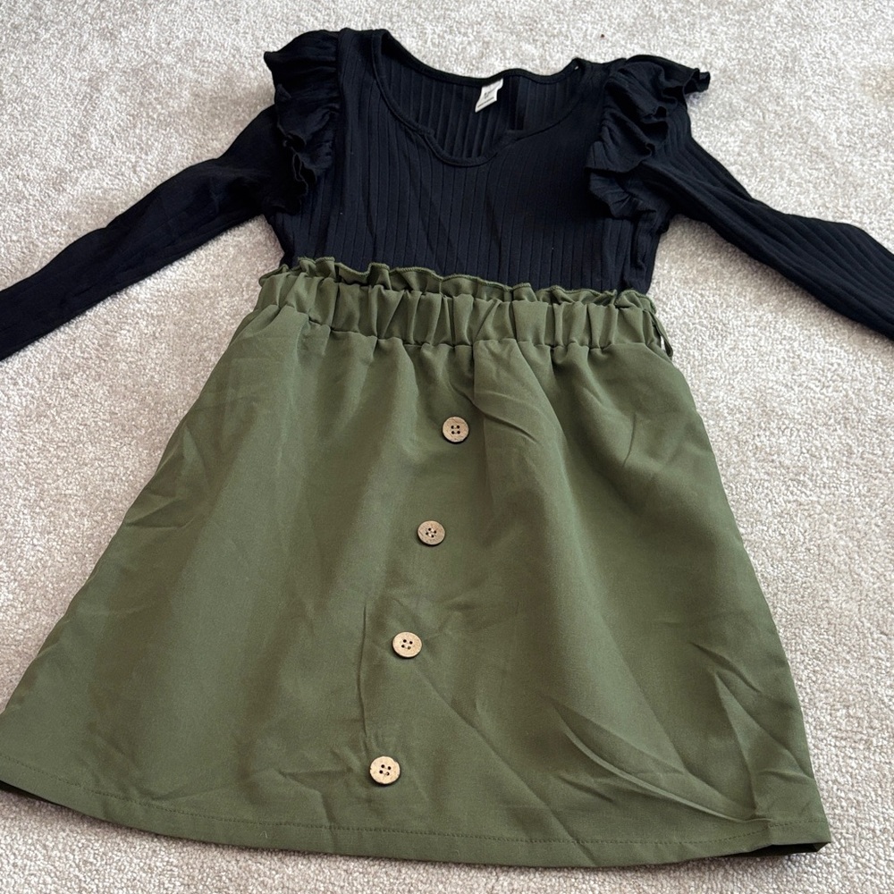 SHEIN Black and Green Ruffle Sleeve Kids Dress